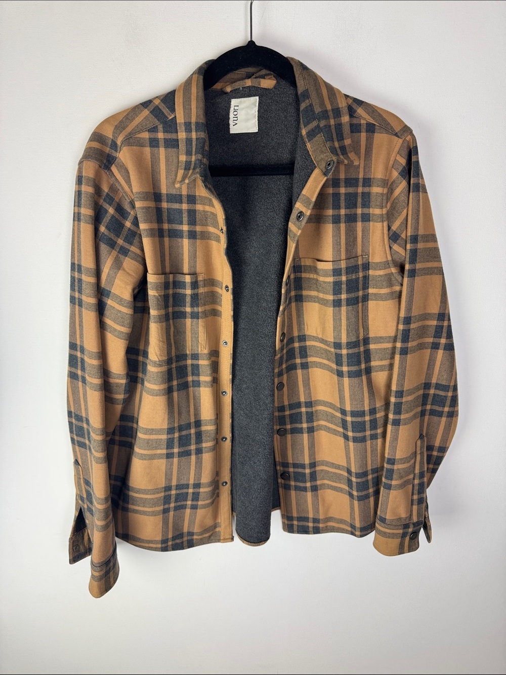Vuori Shirt Jacket - Men’s Medium